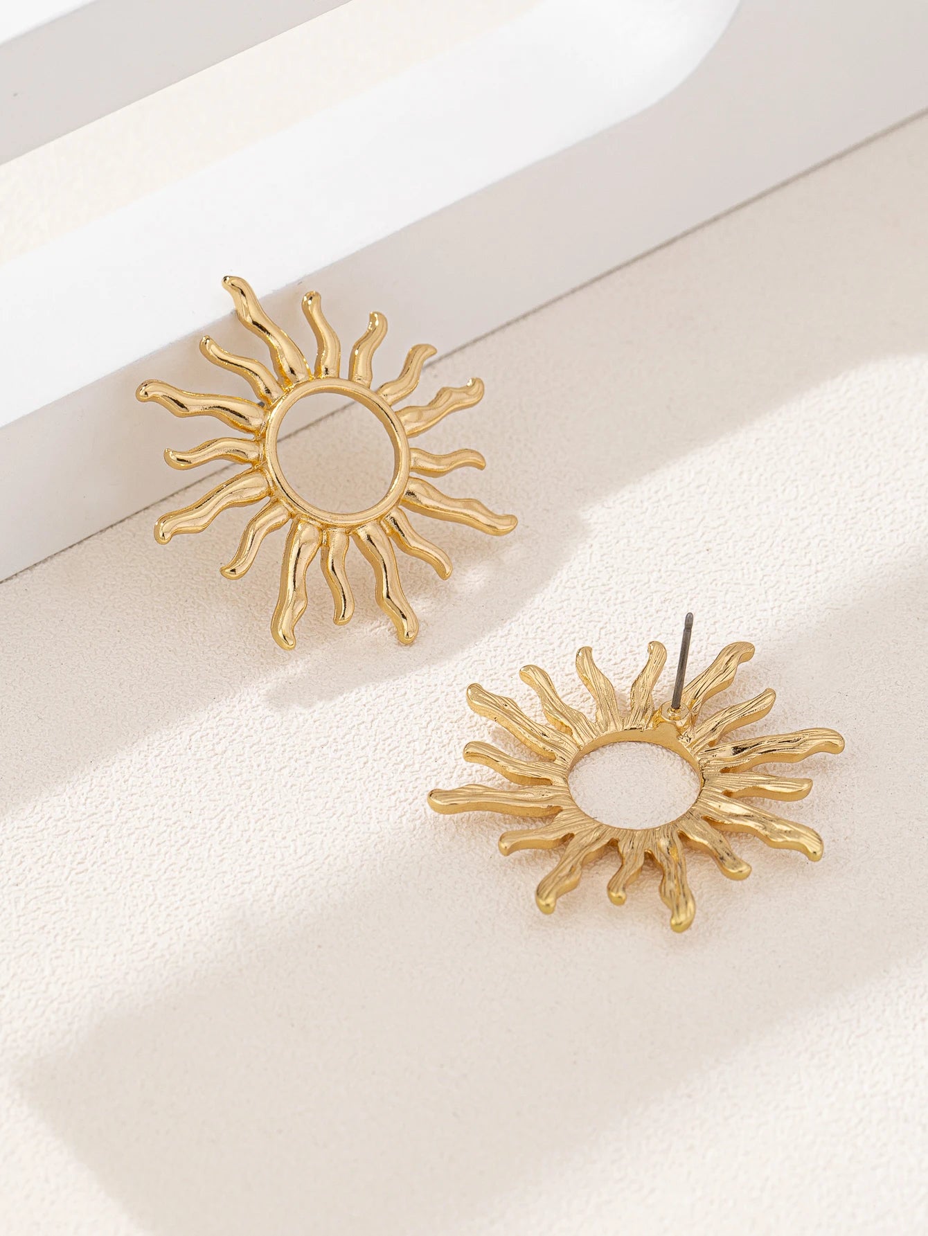 1 Pair fashion Temperament Elegant Sun Flower Stud Earrings